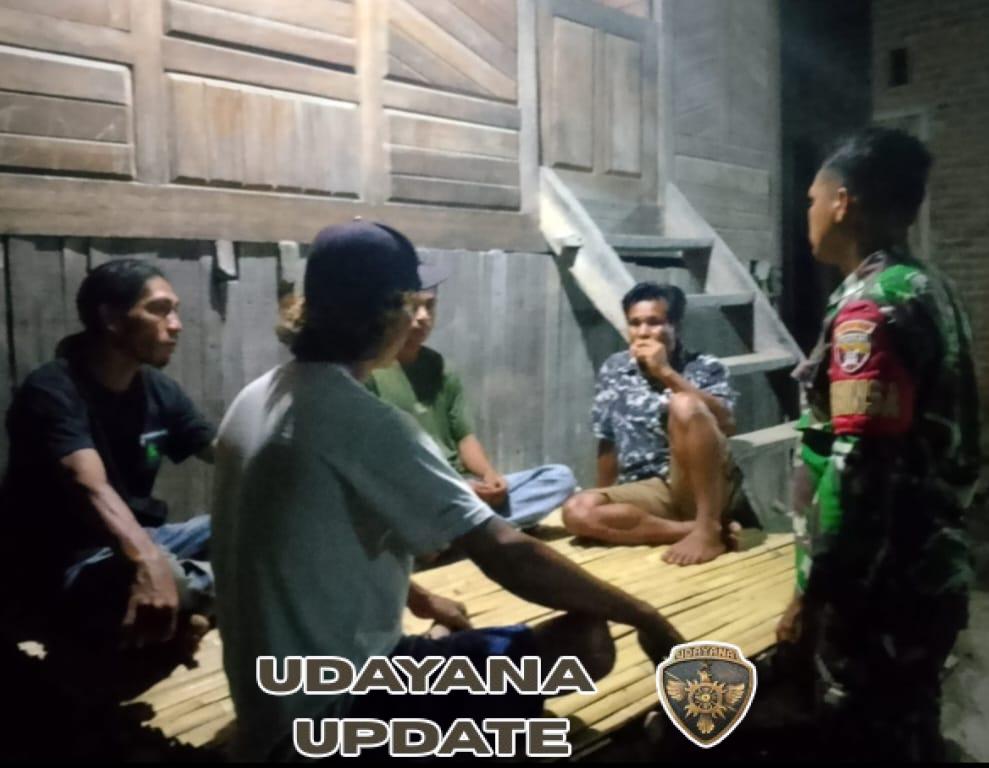 Ronda Malam Bersama Warga, Babinsa Ajak Jaga Stabilitas Desa Monta