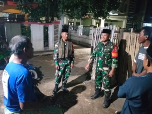 Patroli Malam Babinsa di Desa Melayu Berjalan Lancar dan Aman