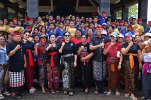 Ny. Rai Wahyuni Sanjaya Kukuhkan Bank Sampah Krama Istri “Gangga Ayu”, Dorong Perempuan Desa Adat Yeh Gangga Jadi Garda Terdepan Pengelolaan Sampah