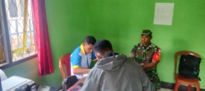 Babinsa Koramil 1625-01/Bajawa Laksanakan Komsos dan Monitoring Wilayah di Desa Meliwaru