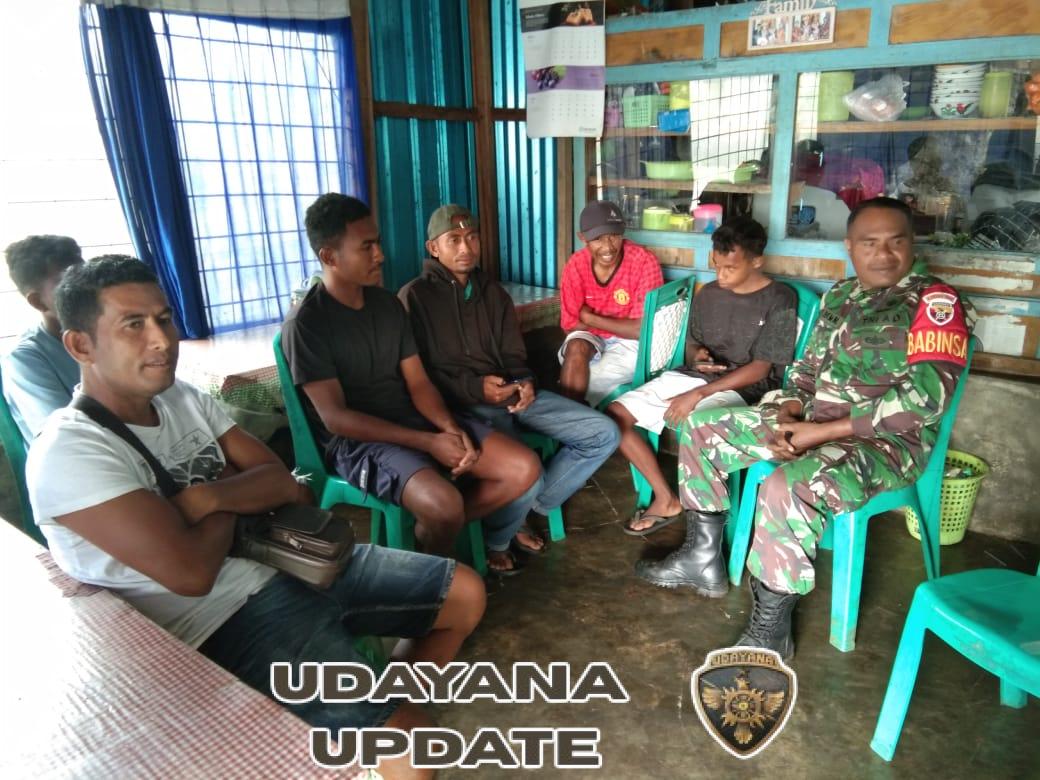 Babinsa Koramil 03/Detusoko Tingkatkan Keamanan Desa Binaan Melalui Komsos dan Pemantauan