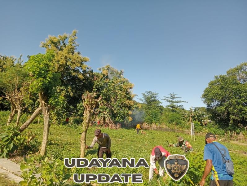 Babinsa Beru Bersama Pemdes dan Warga Laksanakan Karya Bakti di Dusun Jelenga