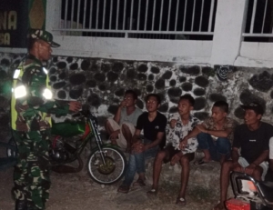 Sertu Iwan Tegaskan Pentingnya Toleransi Antar Umat di Desa Tarlawi