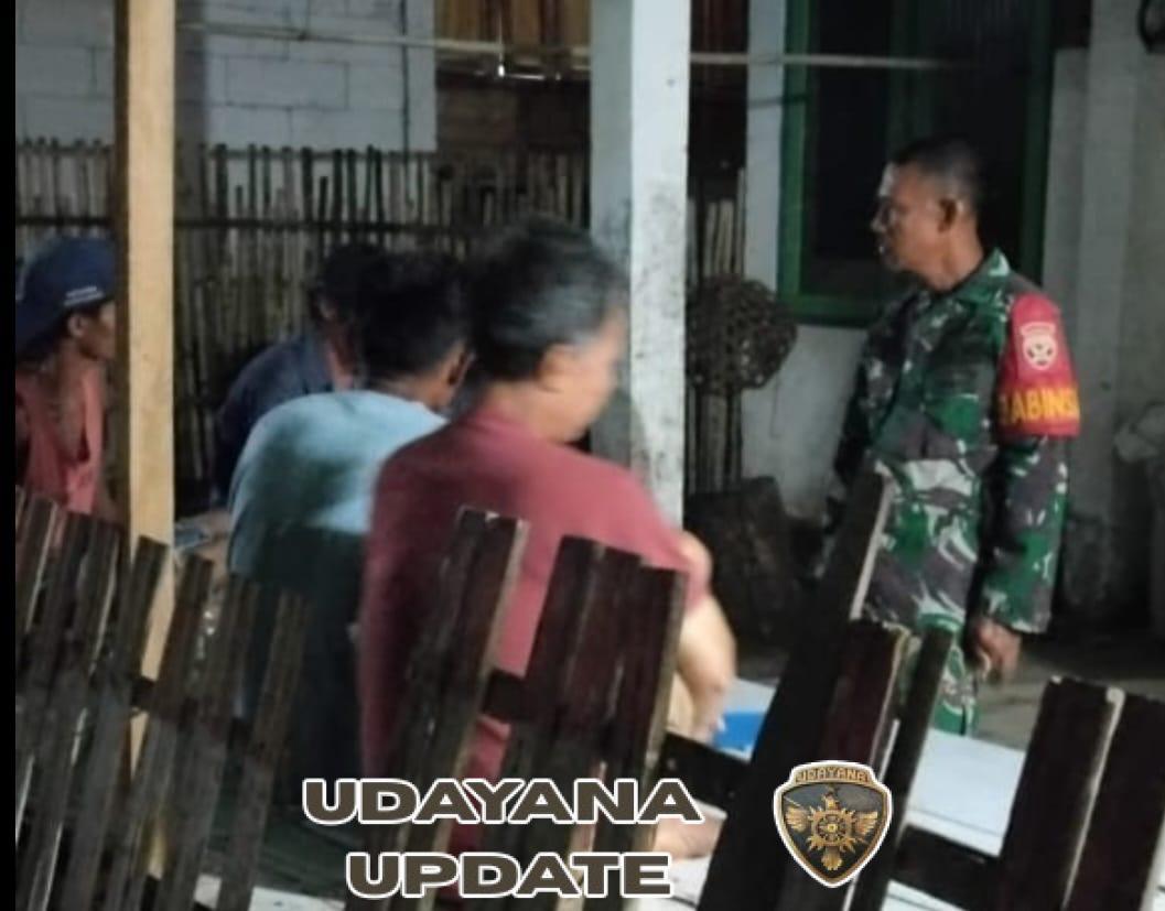 Babinsa dan Pemuda Desa Nontotera Ramaikan Pos Ronda Malam