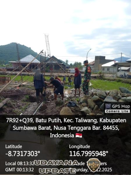 Babinsa Koramil Taliwang Dampingi Pembangunan KDKMP di Desa Batu Putih