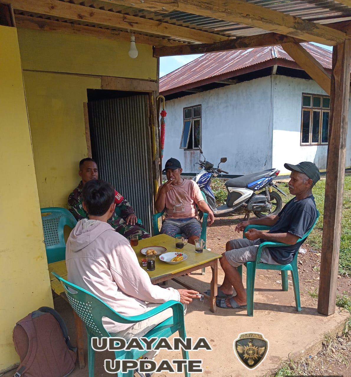 Pererat Kemanunggalan TNI–Rakyat, Babinsa Serda Muchsinin Laksanakan Komsos di Desa Compang