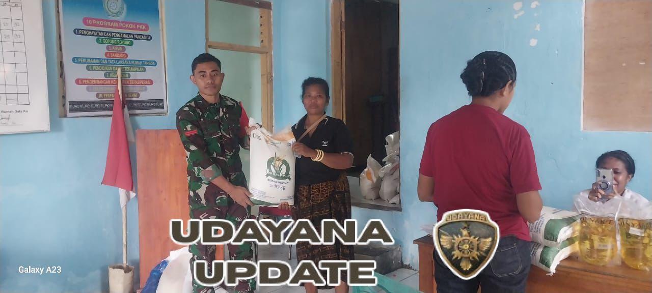 Babinsa Kajowair Dampingi Penyaluran Bansos Ketahanan Pangan November–Desember 2025