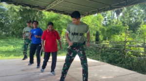 Bersama Pelayanan Kesehatan, Satgas Pamtas Tingkatkan Kesehatan Warga Delomil