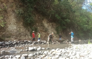 Babinsa Koramil 1602-04/Maurole Laksanakan Komsos dan Pamwil di Desa Tou