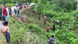 Peduli Keselamatan Warga, Kodim 1613/Sumba Barat Kerja Bakti Bersama Pemda dan Masyarakat