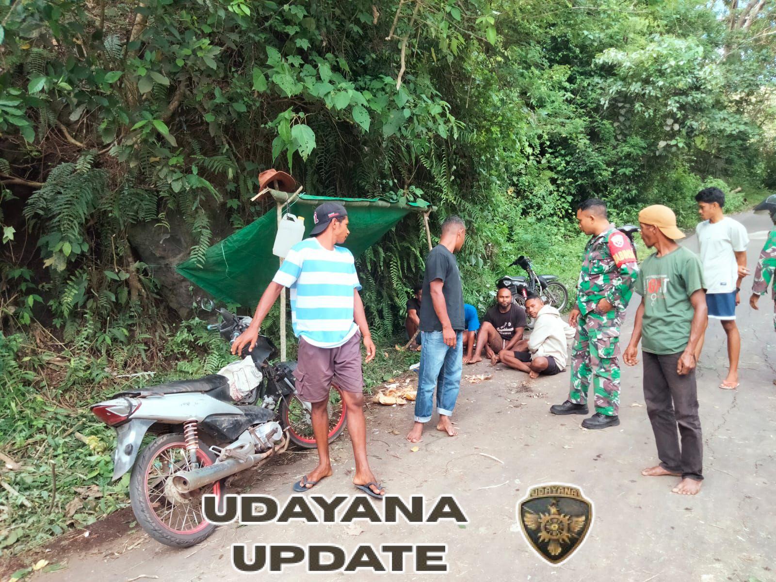 Babinsa Koramil 1603-05/Bola Perkuat Komsos, Ajak Warga Natar Koli Hadapi Cuaca Buruk