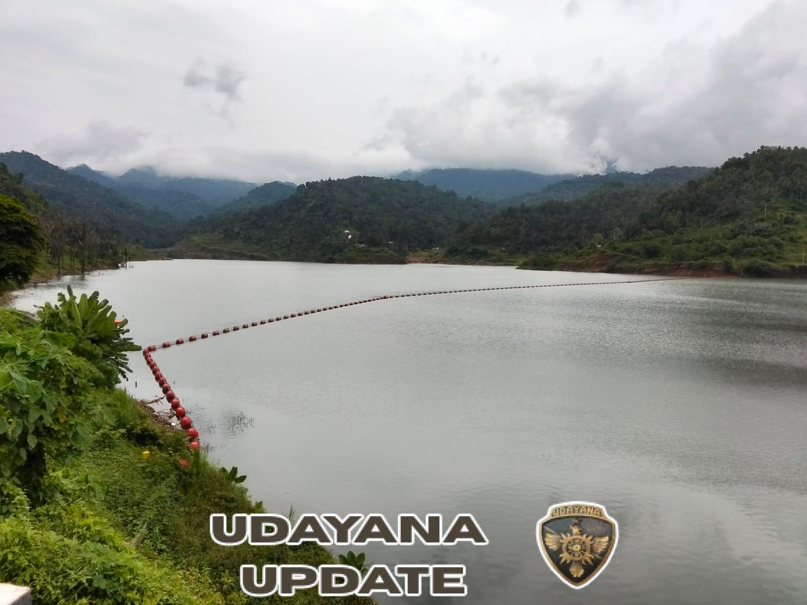 Babinsa Bukit Tinggi Pantau Bendungan Meninting Pasca Hujan Intens