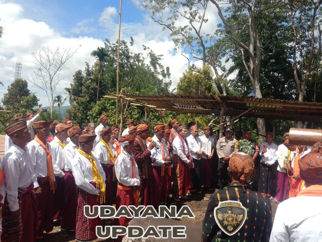 Dukung Pelestarian Budaya, Babinsa Koramil 1612-05/Satar Mese Hadiri Roko Molas Poco