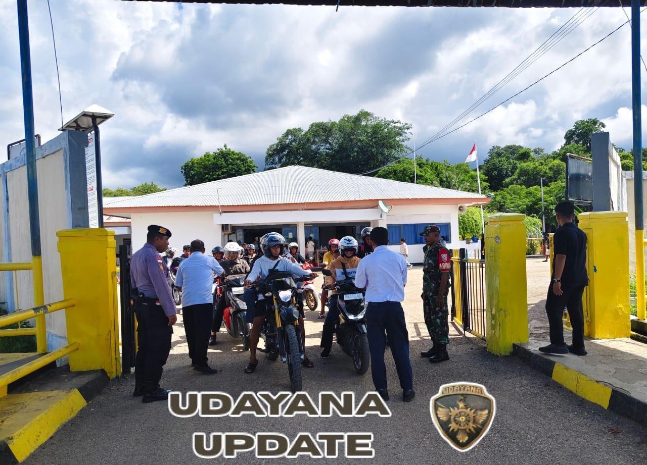 Babinsa Koramil Pantai Baru Pantau Bongkar Muat KMP Cakalang II di Pelabuhan ASDP Ofalangga