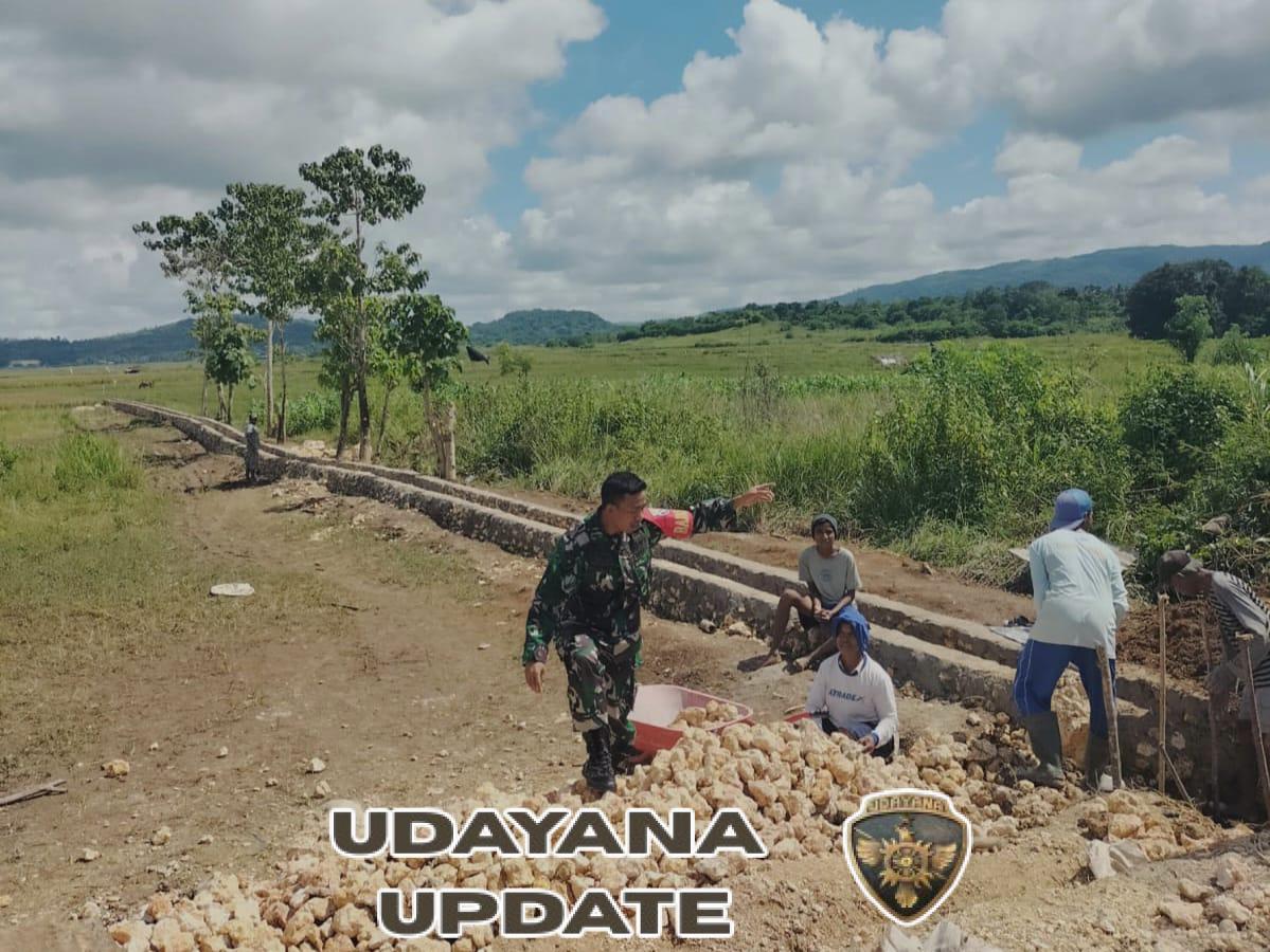 Babinsa Koramil 03/Katikutana Monitoring Wilayah dan Sambangi Warga di Umbu Pabal Selatan