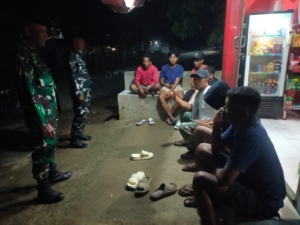 Babinsa Koramil 1608-03/Sape Gelar Patroli Siskamling Antisipasi Gangguan Keamanan Wilayah