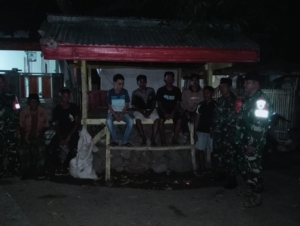 Babinsa Koramil 1608-01/Rasanae Pimpin Patroli Siskamling di Kelurahan Kumbe Kota Bima