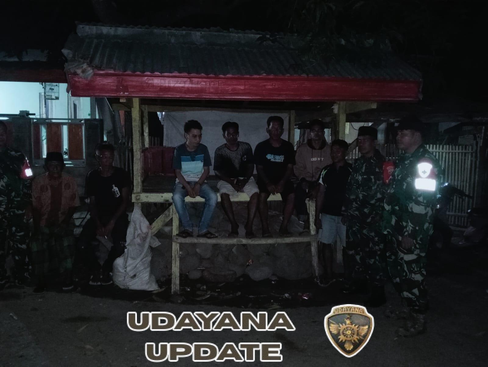 Babinsa Koramil 1608-01/Rasanae Pimpin Patroli Siskamling di Kelurahan Kumbe Kota Bima