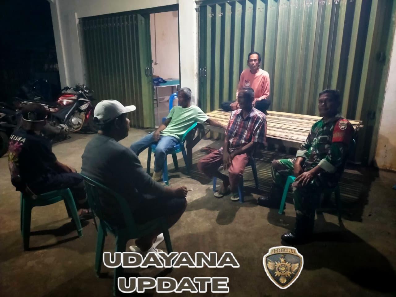 Babinsa Hu’u Patroli Ronda Malam, Imbau Warga Bantaran Sungai Waspada Banjir