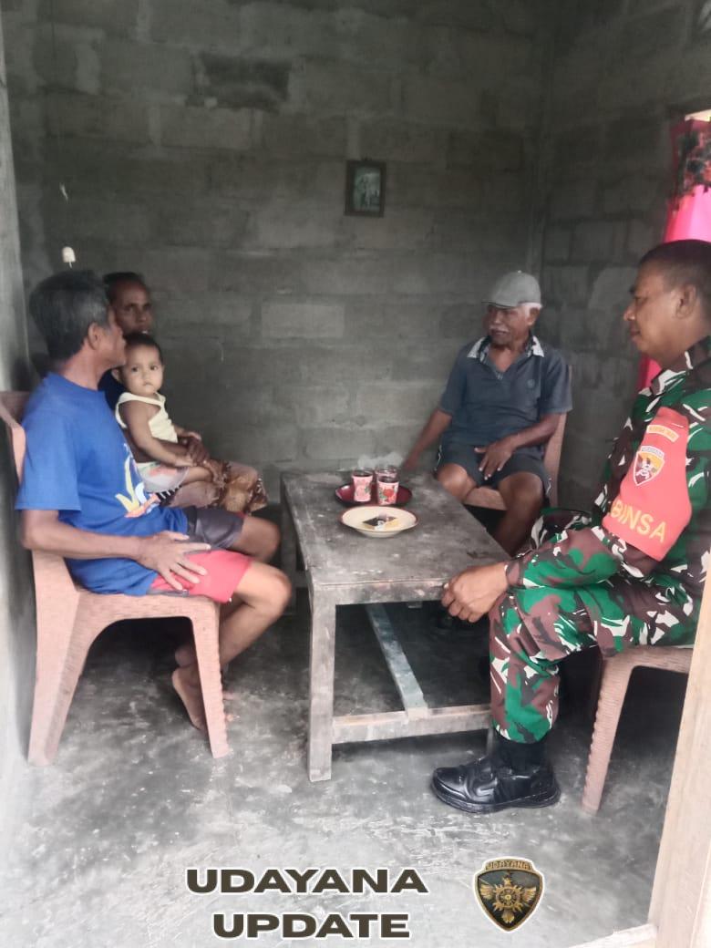 Babinsa Koramil 1602-04/Maurole Laksanakan Pamwil dan Komsos di Desa Nggesa