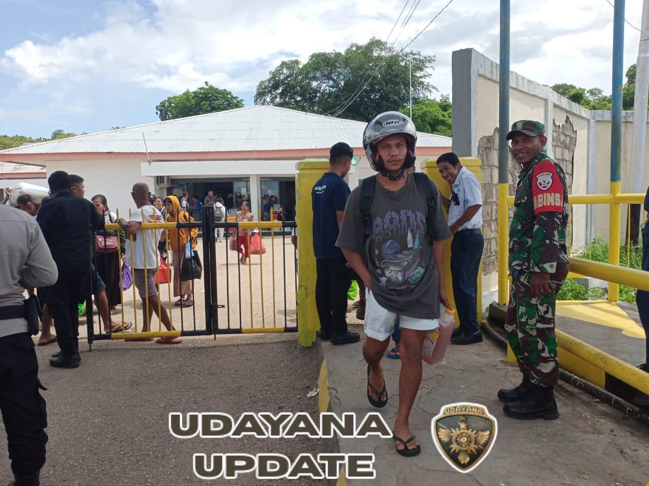 Babinsa Laksanakan Pengamanan dan Pemantauan Bongkar Muatan Kapal ASDP di Pelabuhan Pantai Baru