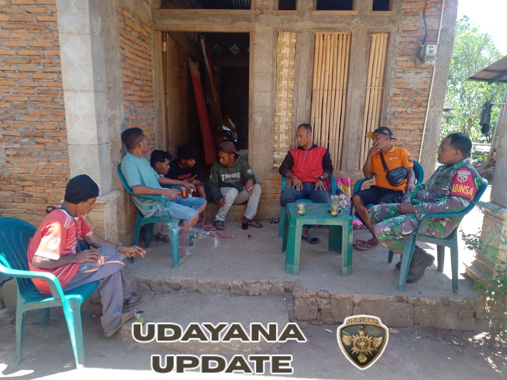 Babinsa Koramil 03/Detusoko Ajak Warga Jaga Keamanan Lingkungan Desa Binaan