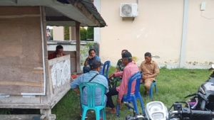 Babinsa Beru Laksanakan Patroli Wilayah dan Komsos untuk Jaga Kondusifitas