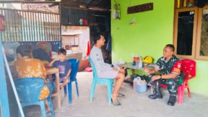 Babinsa Koramil Aesesa Laksanakan Monitoring Wilayah di Desa Rendu Butowe