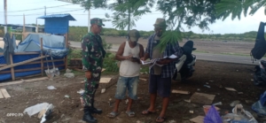 Babinsa Koramil Poto Tano Laksanakan Monitoring Wilayah dan Pengecekan Kegiatan KDKM