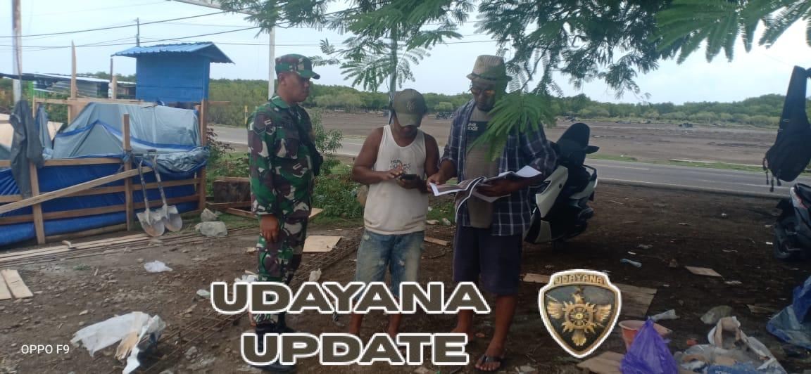 Babinsa Koramil Poto Tano Laksanakan Monitoring Wilayah dan Pengecekan Kegiatan KDKM