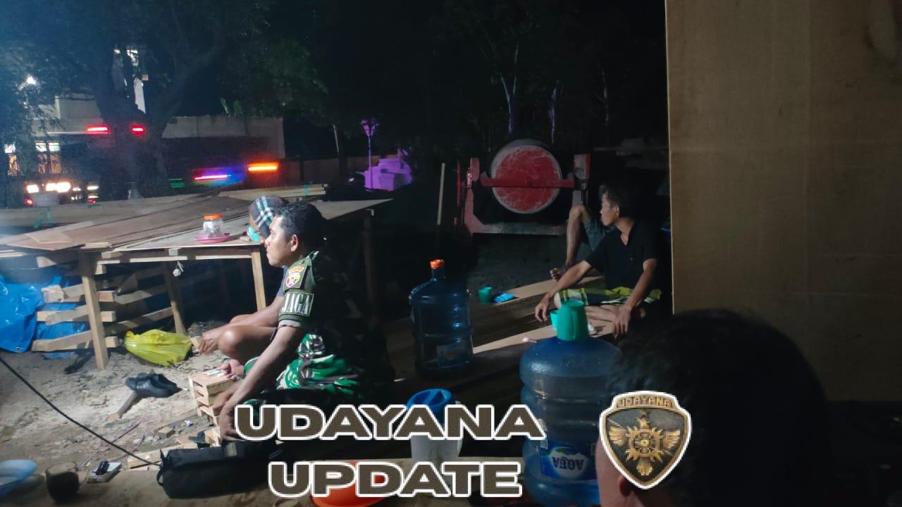 Babinsa Koramil 1628-04/Poto Tano Laksanakan Patroli Malam, Imbau Warga Jaga Kamtibmas