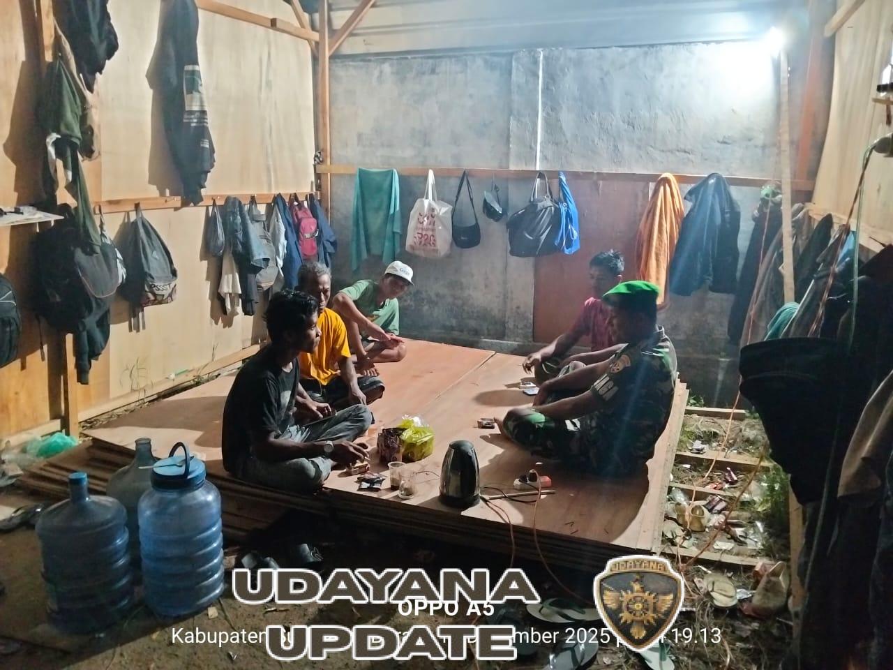 Babinsa Koramil 1628-01/Taliwang Laksanakan Patroli Malam, Wujudkan Kamtibmas Kondusif