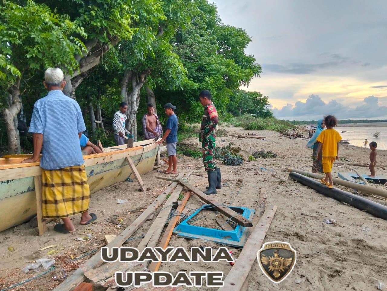 Babinsa Koramil 03/Katikutana Komsos dengan Nelayan di Desa Wendewa Utara