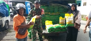 Babinsa Koramil 1625-03/Boawae Dampingi Kegiatan Gerakan Pangan Murah di Pasar Natanage