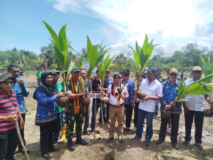 Dandim 1625/Ngada Hadiri Penanaman Perdana Kelapa Genja Tahun 2025 di Riung