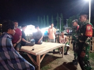 Babinsa Kodim 1608/Bima Intensifkan Patroli Siskamling di Desa Kowo