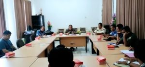 Kasdim 1601/Sumba Timur Hadiri Rapat Isu Strategis Jelang Natal dan Tahun Baru 2026