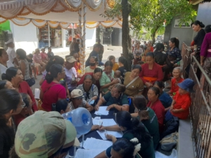 Babinsa Pering Pantau Langsung Tes Skrining Kanker Serviks Metode HPV DNA di Desa Pering