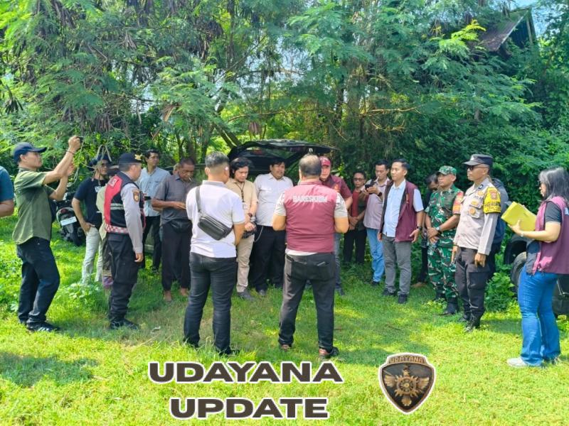 Babinsa Desa Temesi Dampingi Pengecekan Lokasi Perkara, Jaga Situasi Wilayah Tetap Kondusif