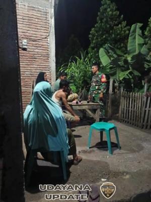 Babinsa Koramil 1614-01/Dompu Gelar Patroli Ronda Malam Bersama Warga Desa Riwo