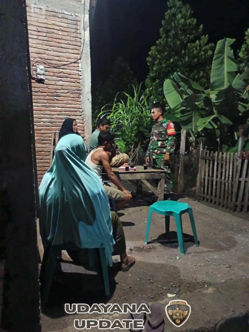 Babinsa Koramil 1614-01/Dompu Gelar Patroli Ronda Malam Bersama Warga Desa Riwo