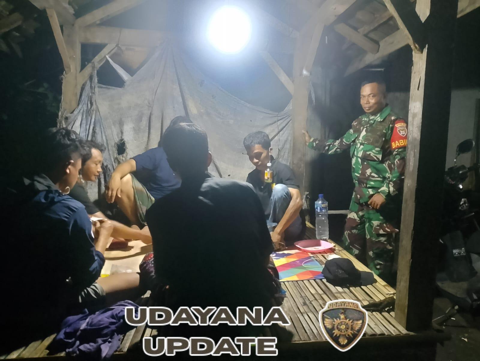 Cegah Kenakalan Remaja, Babinsa Desa Kadindi Intensifkan Ronda Malam