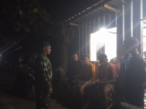 Patroli Siskamling Gabungan, Koramil 1608-04/Woha Pastikan Wilayah Aman dan Kondusif