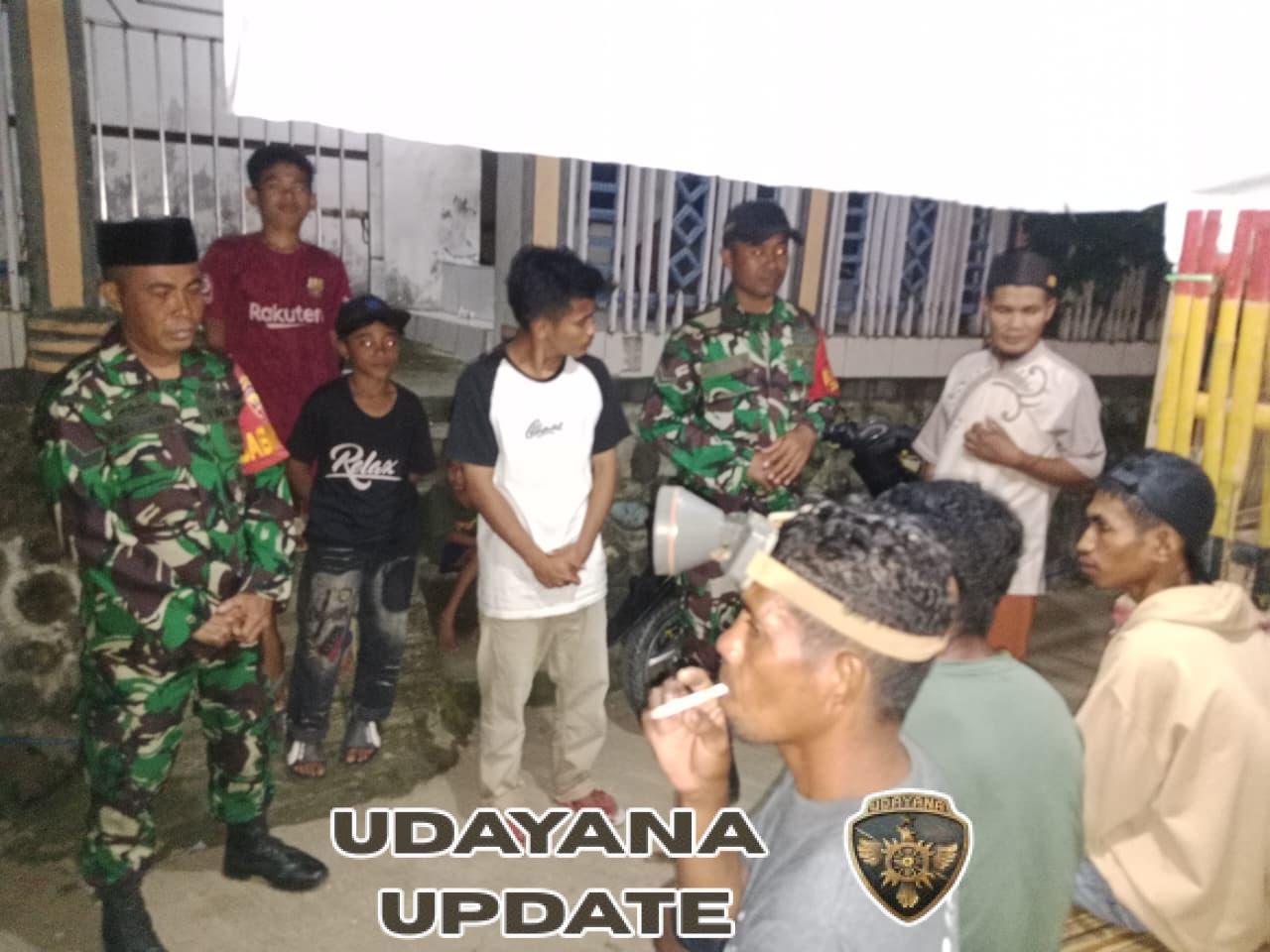 Babinsa Lambu Berikan Imbauan Kamtibmas Saat Patroli Siskamling Malam