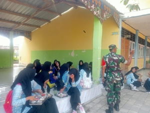 TNI AD Dukung Peningkatan Gizi Pelajar melalui Program MBG di Jereweh