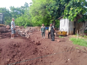 Terjun ke Lapangan, Dandim 1624/Flotim Tinjau Pembangunan Koperasi Merah Putih di Desa Riangkemie dan Mokantarak
