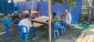 Babinsa Koramil 1614-05/Pekat Laksanakan Komsos Bersama Warga Desa Pekat