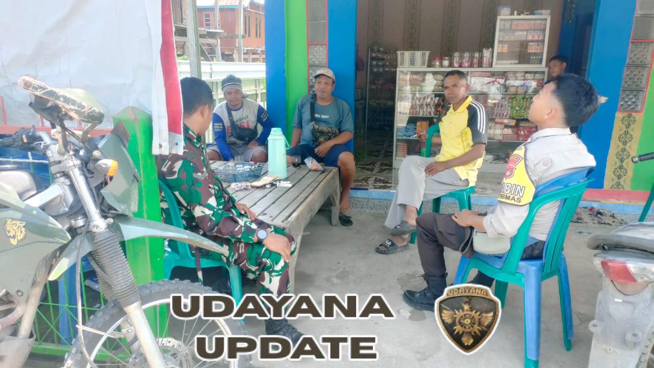 Babinsa Koramil Poto Tano Laksanakan Komsos dan Monitoring Wilayah di Desa Mantar.