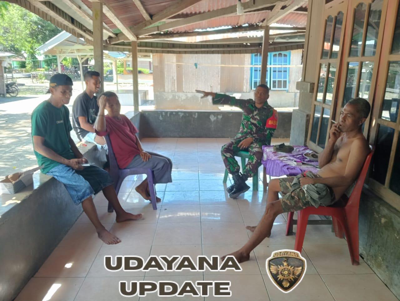 TNI Hadir di Tengah Warga, Babinsa Maurole Pastikan Kamtibmas Aman dan Tertib