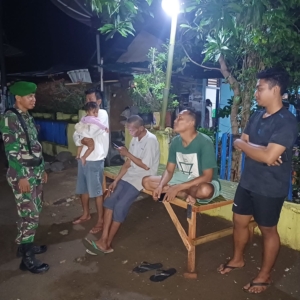 Babinsa Koramil 1608-04/Woha Gencarkan Patroli Malam Jaga Kondusivitas Wilayah